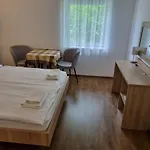 ádám Affittacamere 4*