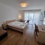 Pensjonat Adam Apartmanhaz Siófok
