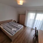Adam Apartmanhaz Pensjonat