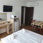 Pensjonat Adam Apartmanhaz 4*