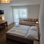 Adam Apartmanhaz Шиофок