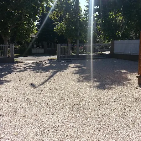 Adam Apartmanhaz Pensjonat 3*