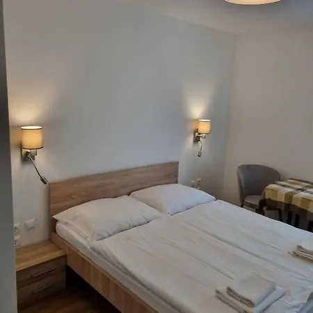 Adam Apartmanhaz Siofok