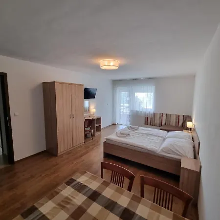 Guest house Adam Apartmanhaz Siofok