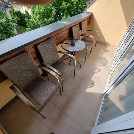 Konukevi Adam Apartmanhaz 4*