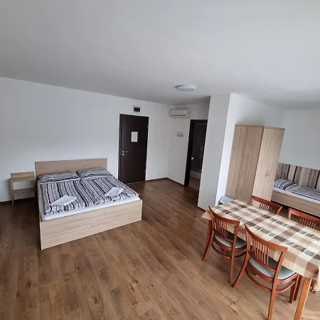 Konukevi Adam Apartmanhaz