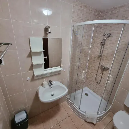 Adam Apartmanhaz Guest house *