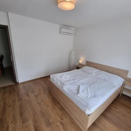 Adam Apartmanhaz Guest house
