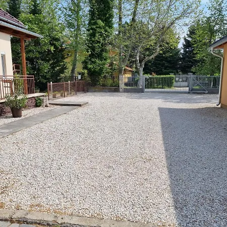 Adam Apartmanhaz Guest house Siofok