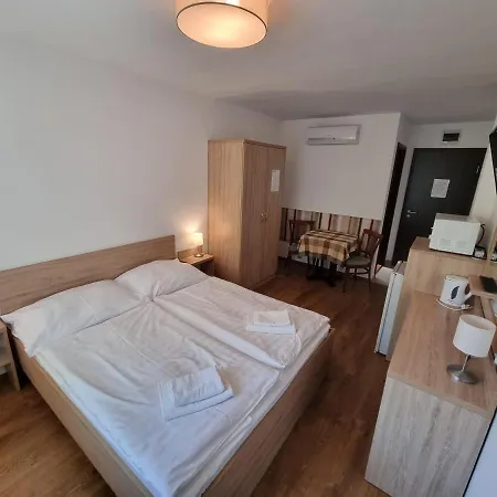 Konukevi Adam Apartmanhaz