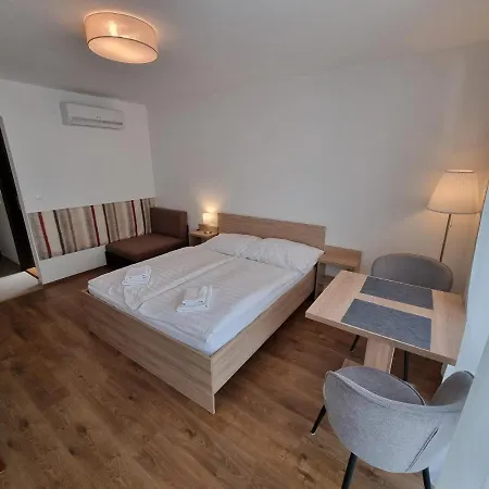 Adam Apartmanhaz Guest house