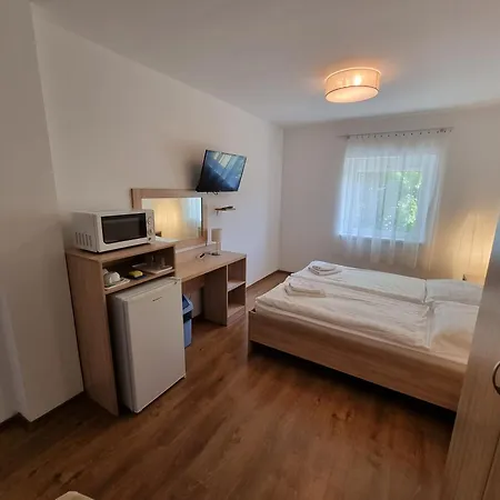 Adam Apartmanhaz 4* Siofok