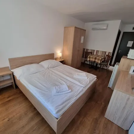 Adam Apartmanhaz Siofok