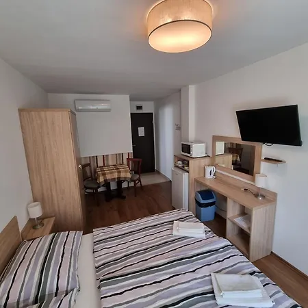 Adam Apartmanhaz 4* Siofok