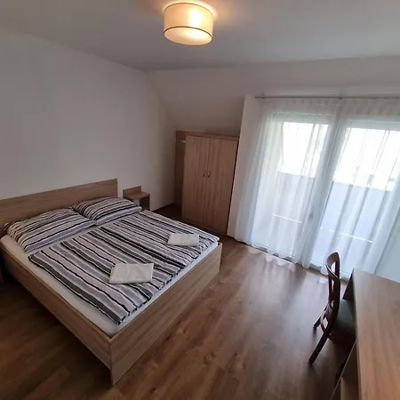 Adam Apartmanhaz Gasthof