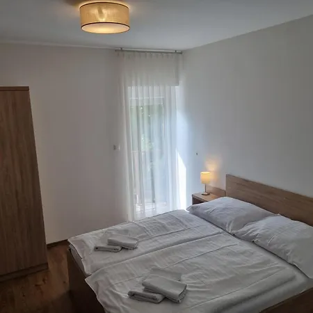 Konukevi Adam Apartmanhaz 4*