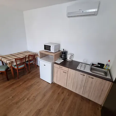 Konukevi Adam Apartmanhaz