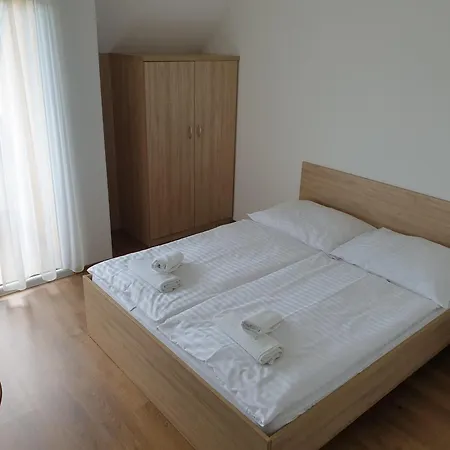 Adam Apartmanhaz Gasthof