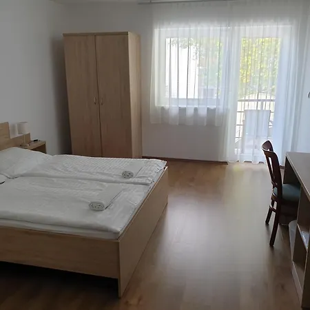 Adam Apartmanhaz Siofok