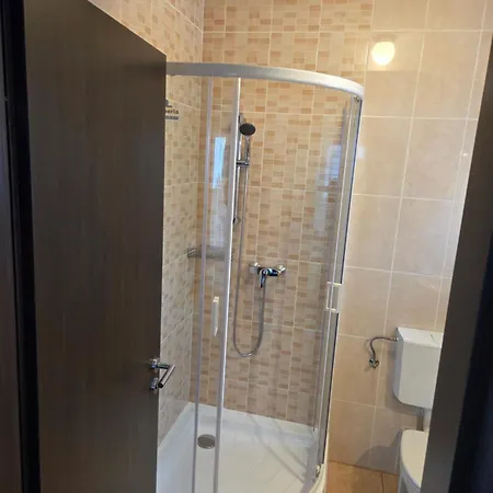 Konukevi Adam Apartmanhaz