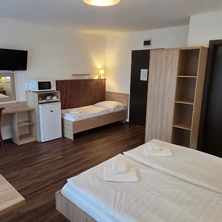 Adam Apartmanhaz Guest house Siofok