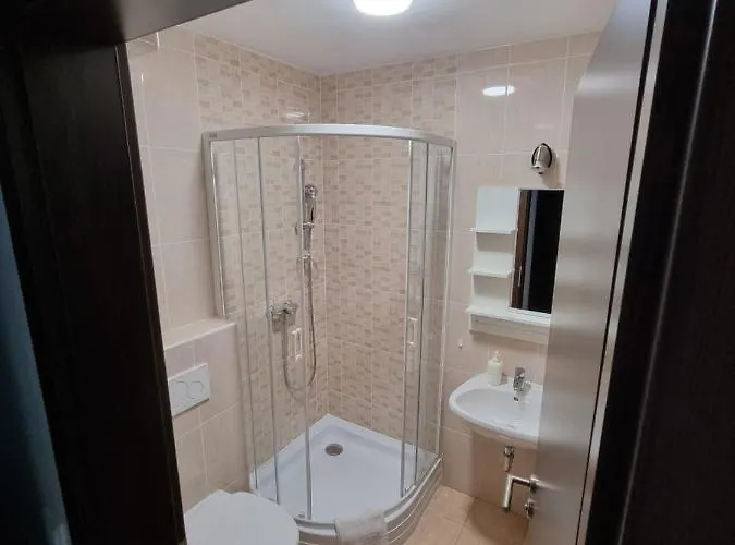 Adam Apartmanhaz Pensjonat