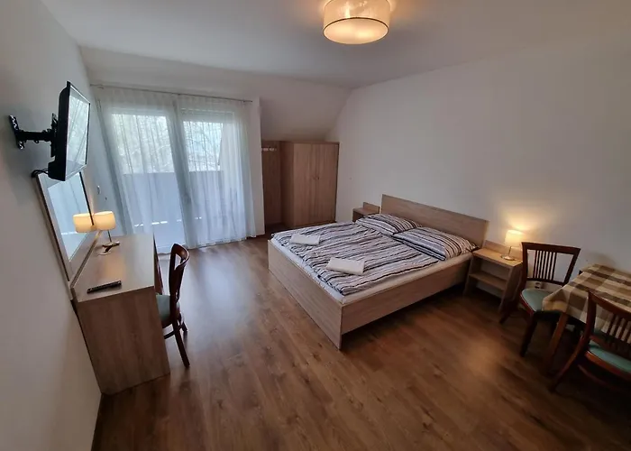 Adam Apartmanhaz Pensiune 3*