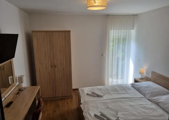 Adam Apartmanhaz Pensjonat