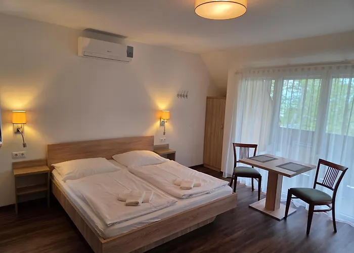 Adam Apartmanhaz Pensiune 3*